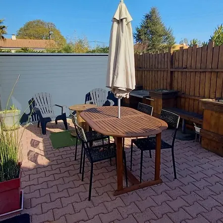 Location Saisonniere Bord De Mer. Apartment Saint-Michel-Chef-Chef