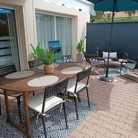 Appartement Location Saisonnière Bord De Mer. Saint-Michel-Chef-Chef