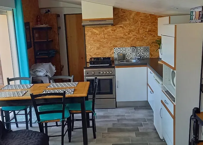 Location Saisonniere Bord De Mer. *